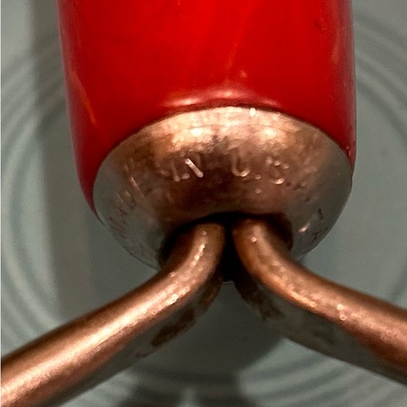 Vintage potato masher with red handle - Picture 4 of 7
